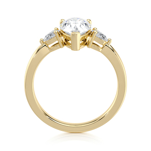 แหวนเพชรทรงลูกแพร์เพาะเลี้ยงในห้องปฏิบัติการ ประดับเพชรสามเม็ด ทองคำ 10K สีเหลือง รับรองโดย IGI พร้อมเพชรทรงมาร์คีส์ด้านข้าง เหมาะสำหรับงานหมั้น งานแต่งงาน หรือเป็นของขวัญ - Product Image 4