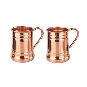 Ensemble de mugs classiques en cuivre pour Moscow Mule, design artisanal, pour cocktails, vaisselle durable pour la cuisine et le bar. - Product Image 1