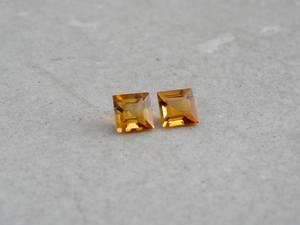 พลอยซิทรินสีทองธรรมชาติทรงสี่เหลี่ยมขนาด 4 มม. จำนวน 2 เม็ด รับรองโดยผู้ตรวจสอบอิสระ สำหรับทำเครื่องประดับสีเขียว - Product Image 2