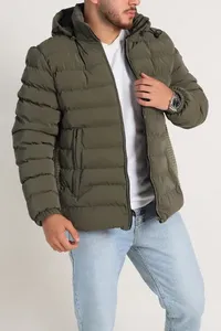 เสื้อแจ็คเก็ตผู้ชายคุณภาพสูงสำหรับฤดูหนาว แบบหรูหรา คอตั้ง ปักโลโก้ได้ สีดำล้วน ทรงบ็อกซี่ ซิปหนา สไตล์สตรีทแวร์ เงาแบบบับเบิ้ล - Product Image 2