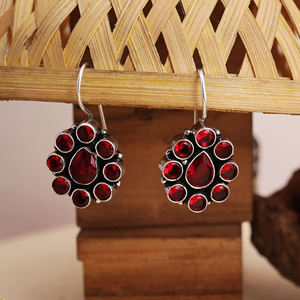 Boucles d'oreilles pendantes en forme de fleur de grenat rouge naturel, en laiton, faites à la main, avec pierres précieuses, vente en gros, bijoux pour femmes - Product Image 4