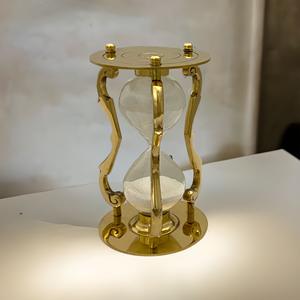 Reloj de Arena de Latón Estilo Art Deco, Hecho a Mano y Ecológico, para Gestión del Tiempo y Decoración - Product Image 4