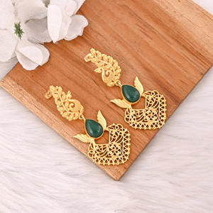 Boucles d'oreilles pendantes élégantes et stylées en onyx vert naturel, plaquées or, en laiton, pour femmes - Product Image 3