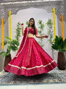 Lehenga Choli semicompuesto para mujer con bordado de hilo y jari, con dupatta, diseño de Lehenga Choli. - Product Image 6