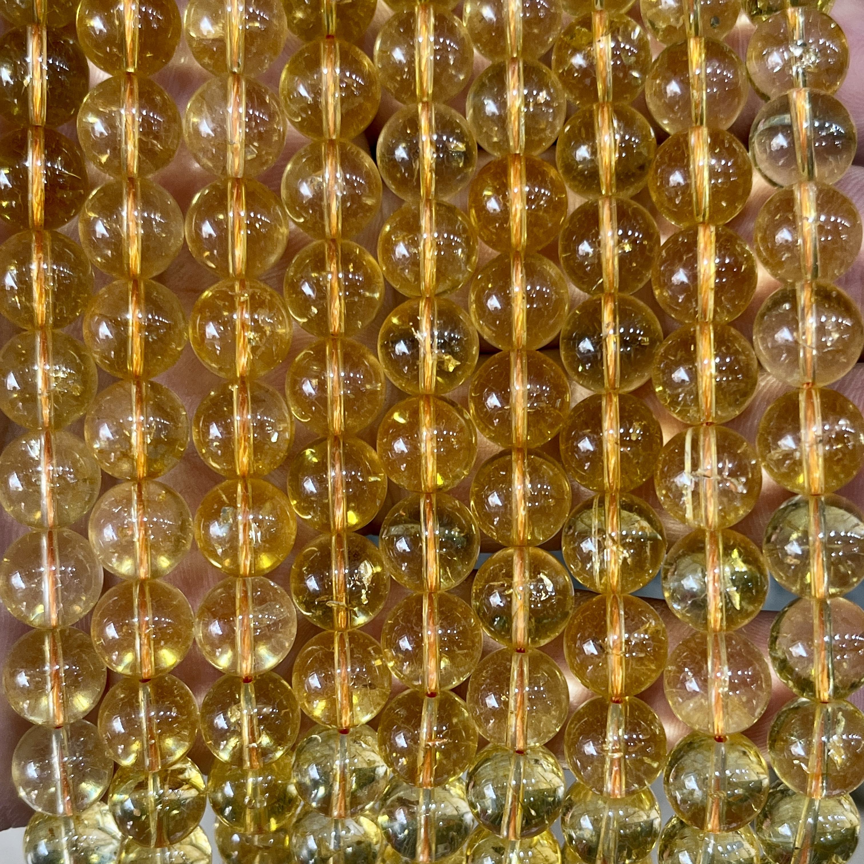 สีเหลือง