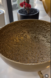 Bol décoratif de luxe en métal doré avec poignées en forme de bois de cerf pour centre de table et décoration intérieure - Product Image 5