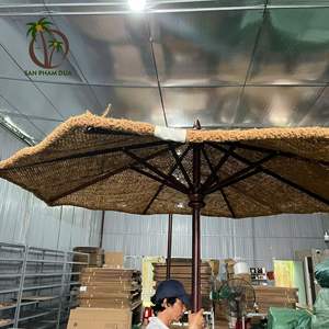 Parasol de plage moderne en fibre de coco de la marque COCO-ECO |   Parasol en bois durable résistant aux intempéries pour cour et parc - Product Image 6