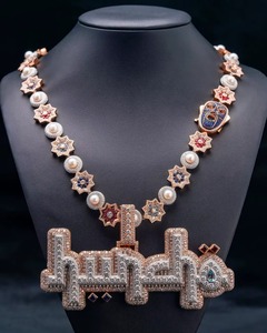 Pendentif Lettre Personnalisée Iced Out VVS Moissanite avec Breloques Masque, en Argent 925 Plaqué Or Rose, Bijoux Style Hip Hop pour Soirées - Product Image 1