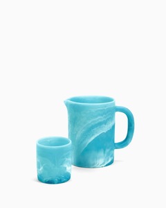 Carafe Moderne de Luxe 100% Résine avec Poignée, Technique Polie, Écologique et Durable, Forme Circulaire pour l'Eau, le Thé et les Occasions Festives - Product Image 6