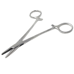 ที่จับเข็ม TC Mayo Hegar พรีเมียม ขนาด 14 ซม. ทำจากสแตนเลสสตีล สำหรับการเย็บผ่าตัด ยี่ห้อ Ariston International ได้รับการรับรองมาตรฐาน CE - Product Image 1