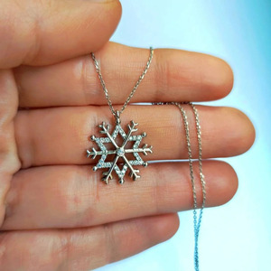 Collar con Colgante de Diamante Cultivado en Laboratorio con Forma de Copo de Nieve en Oro Blanco - Product Image 6