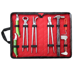 Venta al por mayor Kit de herramientas de herrador Cuidado de pezuñas Recortar Mandíbula curva Hoof Clincher, Pinza de acero Dientes alineados y Extractor de clavos en una caja - Product Image 1