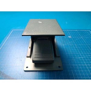 Interrupteur à pédale industriel OSAKA JIDODENKI OFL-1V-S3, d'occasion, pièces d'équipement semi-conducteur de la génération précédente - Product Image 3