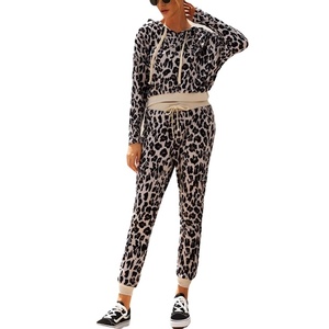 Survêtements personnalisés à la mode pour l'automne et l'hiver avec manteau imprimé pour femmes Costume de sport à manches longues pour femmes Survêtement de jogging de haute qualité - Product Image 5