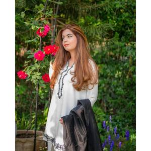 Conjunto elegante de parte superior e inferior para mujer con Dupatta para fiestas - Product Image 4