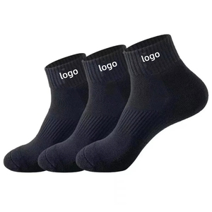 Chaussettes ras du cou unies blanches et noires 100 % coton respirantes tricotées style classique pour adulte usage quotidien saison printemps - Product Image 2