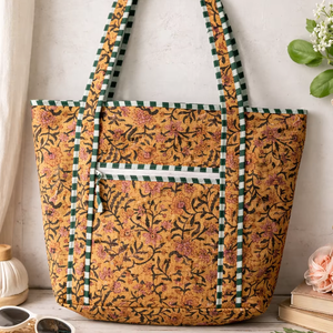 กระเป๋าโท้ทขนาดกลางลายดอกสีส้มแบบเย็บติดกัน ปิดด้วยซิป หูหิ้วคู่ ใช้ซ้ำได้ เหมาะสำหรับใช้ในชีวิตประจำวัน ช้อปปิ้ง ไปเที่ยวชายหาด และเดินทาง - Product Image 1