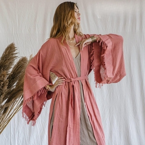 Kimono Boho Sostenible, Cardigan Rosa, Vestido Elegante Largo Tipo Túnica, Vestido Bohemio para Invitadas de Boda - Product Image 3