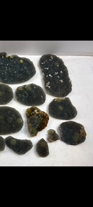 Lote de Cristales Curativos en Bruto de Alta Calidad: Fluorita Amarilla y Calcedonia Negra - Product Image 6