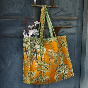 Sac à bandoulière matelassé en coton imprimé pour femme, sac à main tendance de créateur avec un look luxueux - Product Image 3