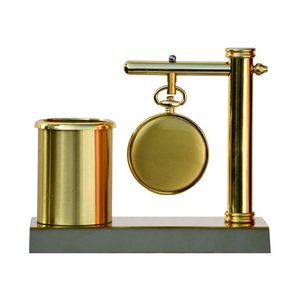 Horloge de bureau en laiton avec porte-stylo, design moderne, mouvement électronique, fonction snooze, affichage numérique, fonctionne à piles, finition dorée, chiffres romains - Product Image 4