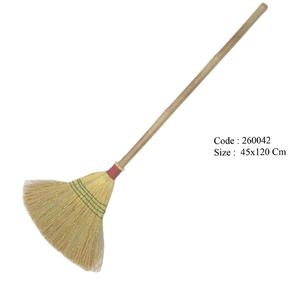 Balai de paille de riz domestique avec manche en bois Balai d'herbe de paille du Vietnam - Product Image 3