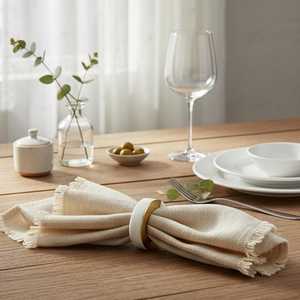 Anneau de serviette carré moderne en résine 4,5 cm blanc avec accent doré pour la décoration de table de fête - Product Image 3