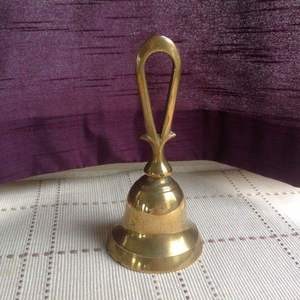 Campana Náutica de Latón con Acabado Dorado, Elegante Campana de Barco de Latón - Product Image 6