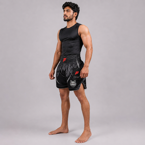 Pantalones cortos de Muay Thai de primera calidad diseñados con tela ligera, transpirable y cómoda, y movimiento sin restricciones para cada sesión de entrenamiento. - Product Image 3
