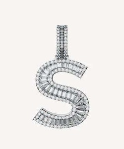 Colgante de Moissanita con Letra S, Chapado en Rodio, Oro/Plata, Corte Brillante Redondo, Engaste de Diamantes en Canal, Regalo Unisex de Moda - Product Image 1