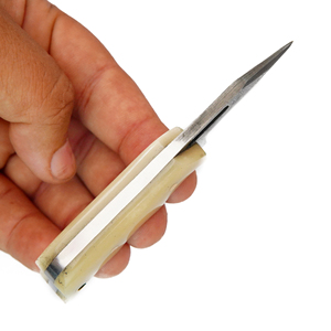 Couteau de poche personnalisé en acier Damas à lame pleine, manche en os, mini couteau de survie, camping, chasse, couteau pendentif OEM - Product Image 4