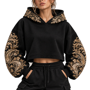 Nouvel Arrivage – Sweat à Capuche Oversize Femme Noir avec Broderie Dorée – Crop Top Tricoté pour l'Automne – Sweats à Capuche Brodés - Product Image 1