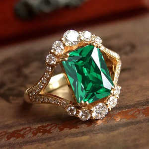 Anillo de Compromiso de Plata de Ley 925 con Circonita Cúbica de Corte Esmeralda de 3.00 CT, Estilo Vintage, Plateado, para Boda - Product Image 3