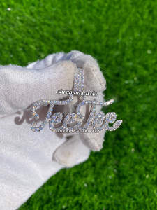 จี้เพชรแล็บโกรว์ดีไซน์ทันสมัย 2.66 กะรัต สี DEF เงินแท้ 925 ชุบโรเดียม สลักอักษรได้ตามสั่ง สำหรับทั้งชายและหญิง เหมาะสำหรับงานหมั้นและงานแต่งงาน - Product Image 2