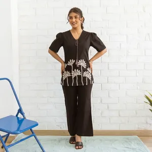 Ensemble deux pièces brodé noir pour femmes, col en V, manches bouffantes, tunique florale, pantalon à jambes larges, décontracté, élégant, ethnique, à porter au quotidien - Product Image 2