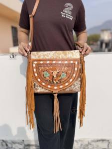 กระเป๋าถือหนังวัวงานแกะสลักมือกระเป๋ามีขอบแบบมีสไตล์กระเป๋าถือดีไซน์ใหม่สำหรับผู้หญิงกระเป๋าดีไซเนอร์อเนกประสงค์ - Product Image 4