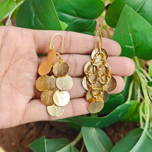 Pendientes Colgantes Clásicos de Latón Chapado en Oro de 18K al por Mayor, Antideslustre, de Alta Calidad para Mujer, Joyería para Fiestas y Aniversarios - Product Image 6