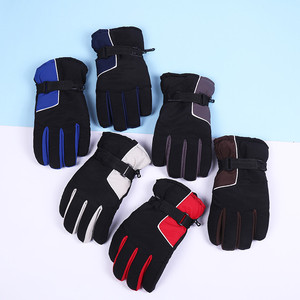 Guantes de esquí de dedo completo, negros, de poliéster, con aislamiento térmico, cierre de gancho y bucle, unisex, para esquí de invierno - Product Image 2