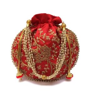 Sac à main indien brodé sur mesure, style pakistanais, avec poignée en perles, pour femme, idéal comme cadeau de retour festif, sac de soirée, ou souvenir de fête. - Product Image 3