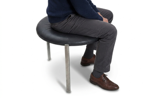 Taburete Moderno Tapizado con Patas de Metal, Asiento Acolchado de Cuero PU, Taburete Multiusos Resistente para Hogar, Oficina, Regalos de Diwali - Product Image 4