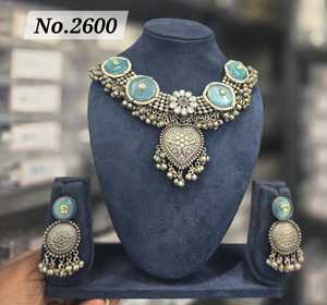 Collier classique en plaqué oxydé, premier choix des femmes, ensembles de bijoux de mode haut de gamme d'Inde, provenant de grossistes en bijoux artificiels - Product Image 3