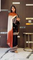 Ensemble Kurta en coton noir style Bollywood été/hiver, broderie de fils de cuivre, Salwar Kameez de créateur, broderie géométrique, pour soirée