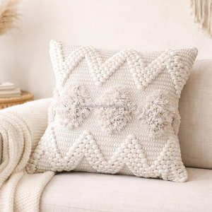 Housse de coussin géométrique texturée style bohème, housse de coussin décorative tissée ivoire, coussin d'appoint bohème neutre pour canapé - Product Image 1