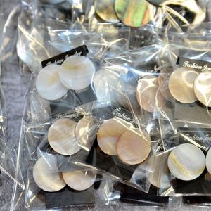 Boucles d'oreilles coquillages tendance, légères et surdimensionnées en osier pour femme – Modèle chic et durable pour les fêtes à la plage - Product Image 6
