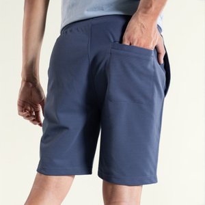 Shorts d'été contemporains pour hommes très demandés, confortables, avec cordon de serrage à la taille, en tissu doux au toucher, pour les vacances et les tenues décontractées en extérieur - Product Image 3