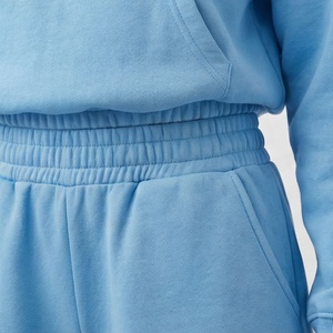 Ensemble 2 pièces pour femme : sweat à capuche et short en polaire bleu clair, coupe décontractée, longueur au-dessus du genou, couleur unie, avec poche, collection Printemps - Product Image 5