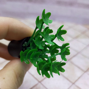 Accesorios para casa de muñecas en miniatura, maceta para plantas, maceta con hojas verdes, cilindro negro para decoración del hogar, decoración de paisajes para mayores de 14 años - Product Image 5