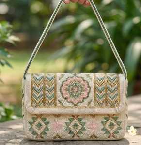 Bolso de Hombro Artesanal Bohemio Geométrico con Cuentas Hechas a Mano, Ecológico y Ligero, con Cuentas de Vidrio, Ideal para Regalo - Product Image 3