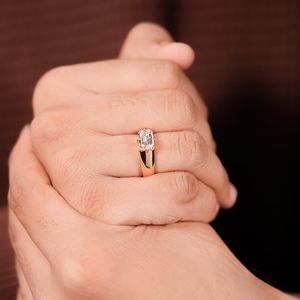 แหวนแต่งงานวินเทจสำหรับผู้ชาย ทองคำแท้ 14k พรีเมียม ประดับเพชรแล็บโกรว์ทรงเอเมอรัลด์ 1.50 กะรัต E VVS พร้อมใบรับรอง IGI - Product Image 6