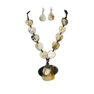 Collar circular de cuerno de búfalo, la belleza de la naturaleza con nuestro impresionante collar circular de cuerno de búfalo de blossom craft india - Product Image 3